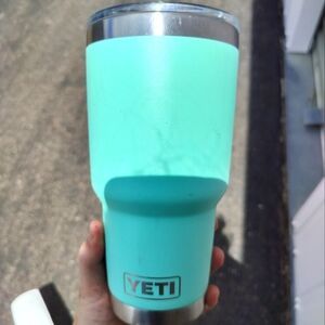 Turquoise Yeti Tumbler With Lid